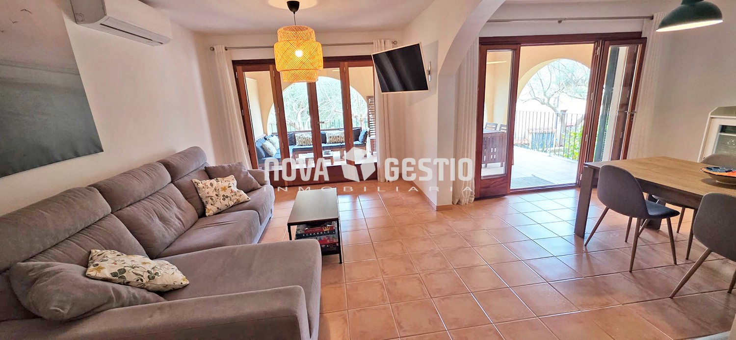 Beautiful semi-detached villa for sale in Cala Romántica : : AD1881CR-VEN