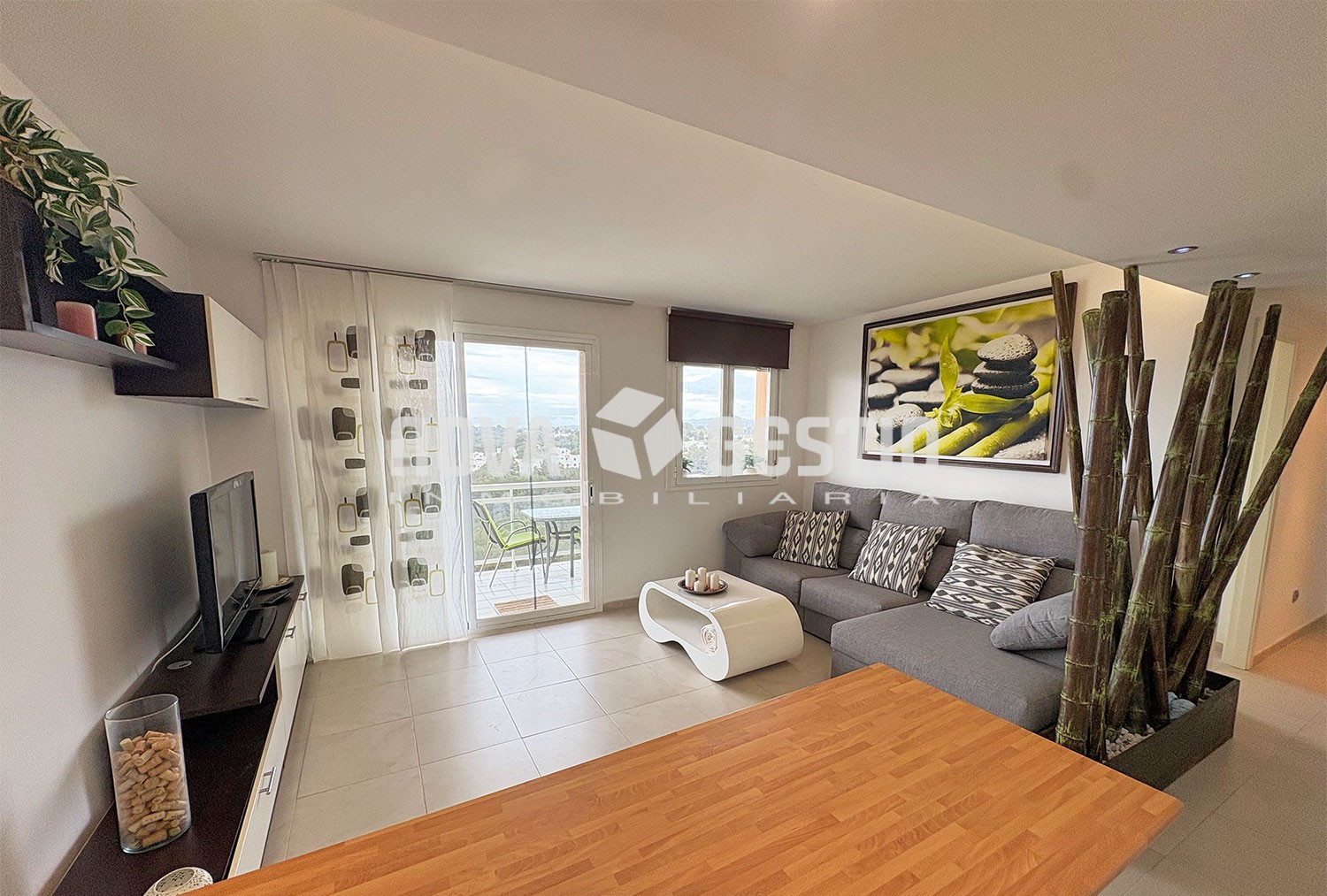 Ático con vistas al mar se alquila en Calas de Mallorca : : PI1875CDM-AES