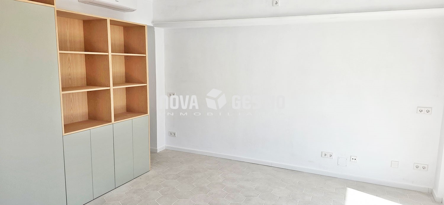 Piso primera linea S’Illot en alquiler : : PI1876SIL-AES